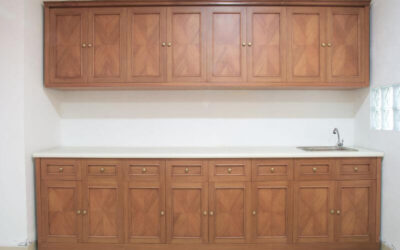 Cara merawat kitchen set agar terlihat baru: tips praktis & mudah. Dapatkan solusi praktis dari Alesha Interior.