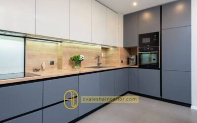 Tips memilih warna kitchen set agar dapur kecil terlihat besar. Temukan inspirasi dan panduan praktis dari Sonicline.