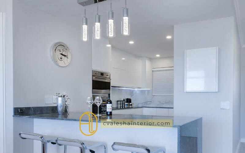 Temukan ide desain mini bar untuk ruang keluarga yang stylish dan praktis. Ciptakan sudut elegan di rumah Anda bersama Alesha Interior.